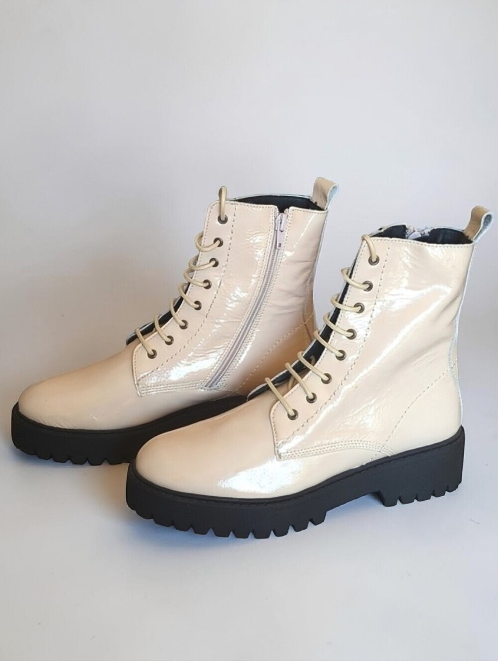 Maeve Patent Leather Combat Boots Lace Up Cream Side Zipper 37 US 6.5 NWOB
